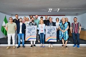 Almería lanza campaña Amar sin límites en el marco del Día Mundial Contra la Homofobia