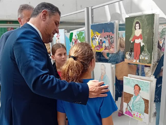 Educación acoge la exposición “50 años del CEIP Francisco de Goya”