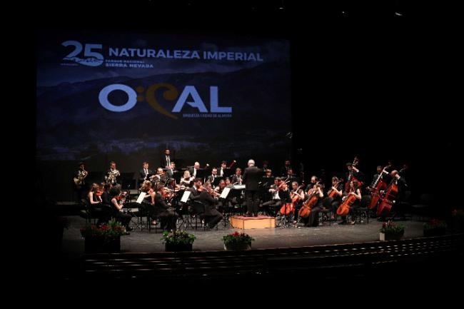 Xiaolu Zang brilla como solista en el concierto de la OCAL