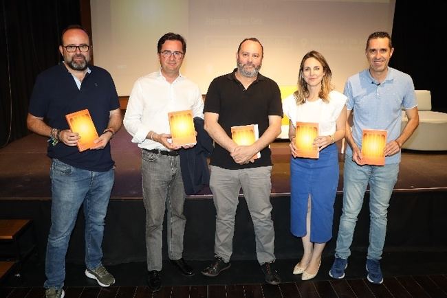 El divulgador Miguel Criado presenta en El Ejido su obra ‘Calor’