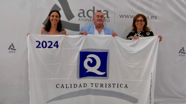 Adra ondeará de nuevo este verano cuatro banderas ‘Q de Calidad Turística’