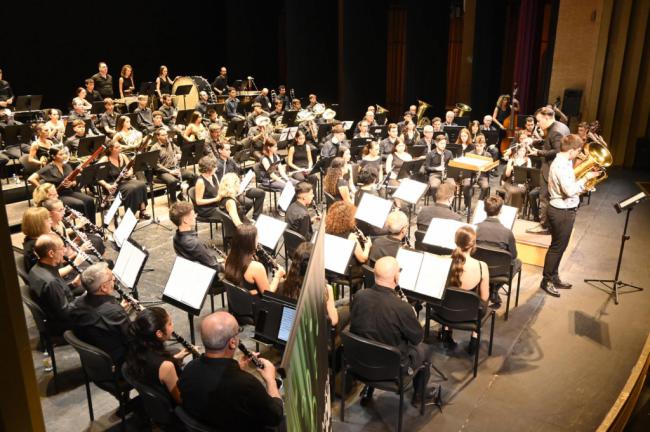 La Sinfónica de San Indalecio comparte su talento en un extraordinario concierto