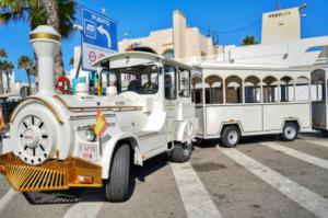 El trenecito vuelve a las calles de Almerimar este verano