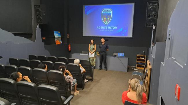 Escuela de Familia de Adra aborda hábitos saludables