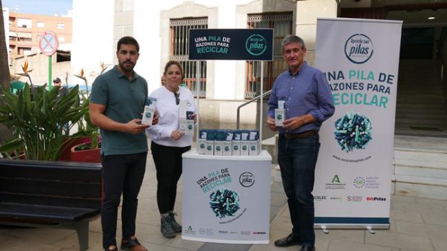 Adra se une a la campaña ‘Una Pila de Razones’ por el reciclaje