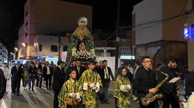 Las calles de Adra se llenan de Esperanza y Humildad