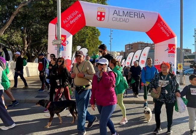 Más de 500 almerienses participan en la Marcha Saludable por hábitos sanos