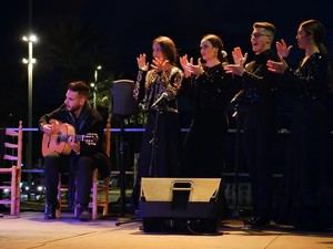 Éxito navideño en la Plaza de las Velas con villancicos flamencos