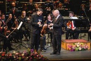 Concierto de Año Nuevo de la OCAL llena de energía el Auditorio Maestro Padilla