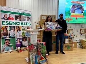 Verdiblanca entrega donaciones a familias en situación vulnerable en Almería