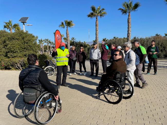 Marcha inclusiva en el Parque del Andarax promueve el deporte accesible