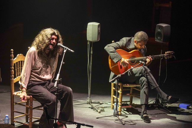 Israel Fernández emociona en un Auditorio lleno de arte