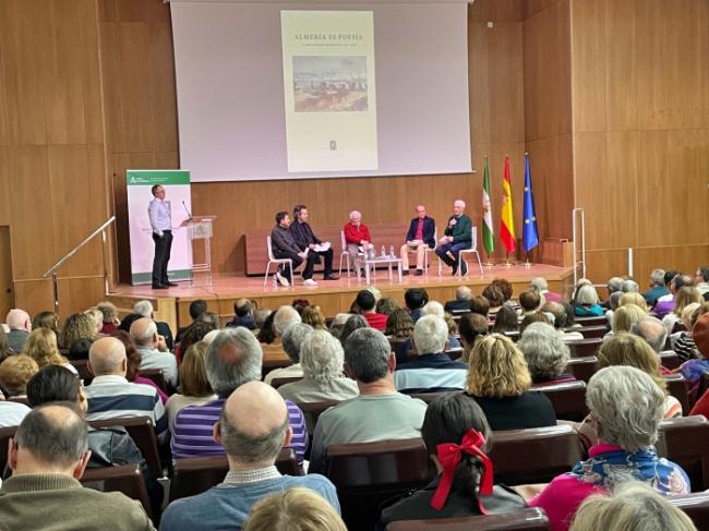 84 poetas celebran la antología Almería es poesía