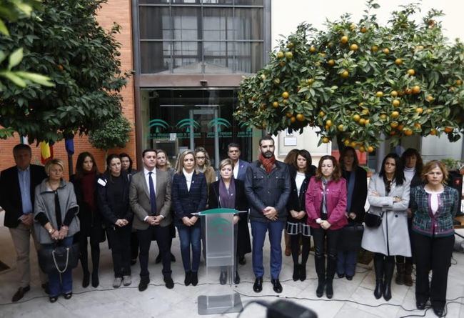 Minuto de silencio por las víctimas de la Violencia de Género con motivo del 25N