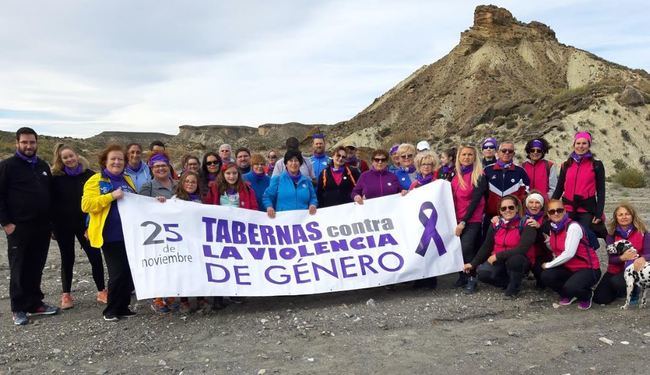 Tabernas “camina” contra la violencia de género