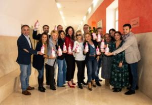 Adquiere tu botella rosa de AOVE y colabora contra el cáncer de mama