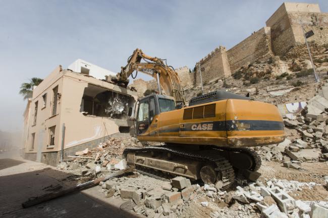 La Alcazaba se hace visible con la demolición de viviendas de la calle Almanzor