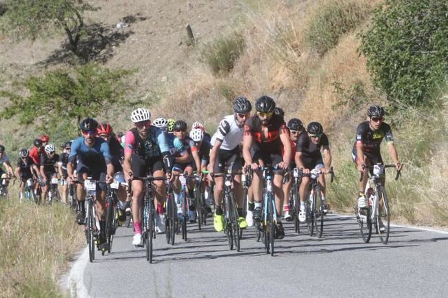 La Alpujarra vuelve a convertirse en una fiesta del cicloturismo con La Indomable