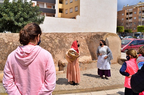 Visitas teatralizadas en El Ejido por el Día Internacional de los Monumentos y Sitios Históricos