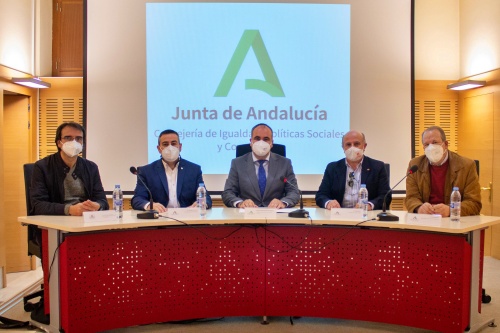 Las Junta destina 2,2 millones en ayudas para más de 55.000 personas en Almería