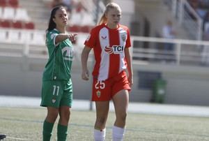 Almería Femenino busca mantener el ritmo de ascenso