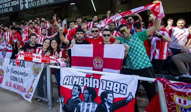 Afición rojiblanca brilla en Cartagonova