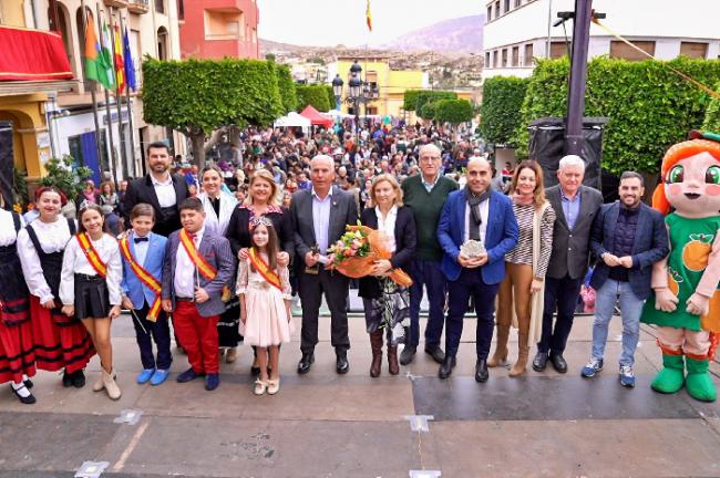 Gádor celebra una fiesta llena de zumo de naranja y productos típicos