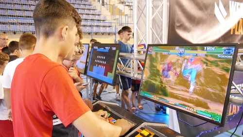 La Feria de Adra continua con la Feria gamer, exhibición ecuestre, motos y quads