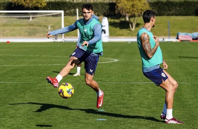 Almería se enfoca en el Elche tras la vuelta al trabajo