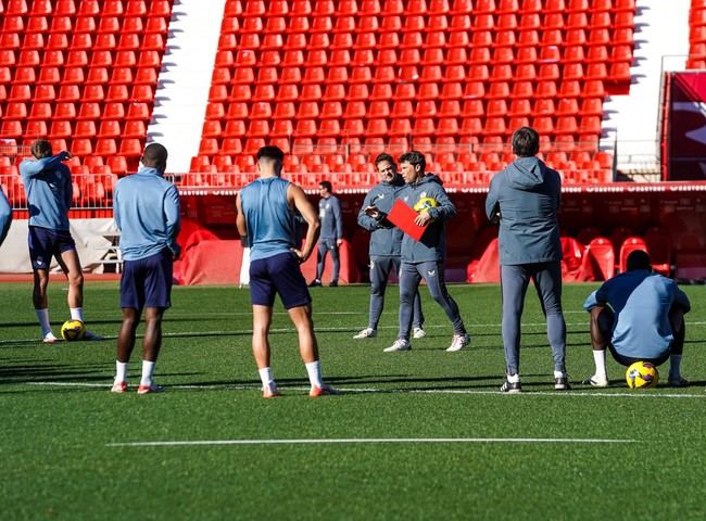 Almería busca romper la racha ante el Oviedo