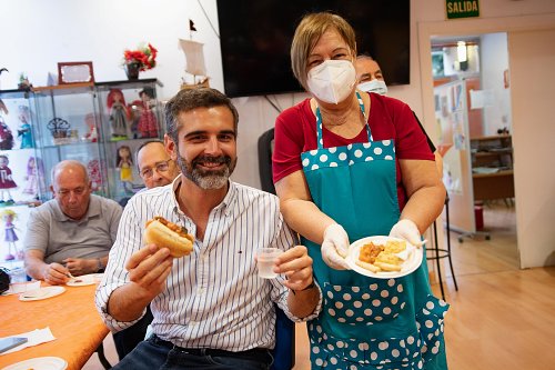 El alcalde aplaude “la ilusión y la energía” de los mayores y vecinos de Oliveros