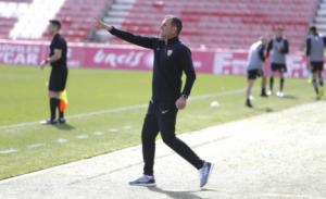 Esteban Navarro continuará siendo el entrenador del filial rojiblanco en Tercera