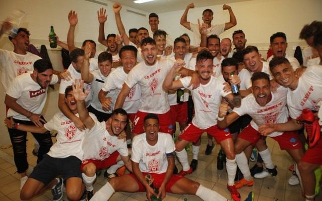 El filial del Almería logra un histórico y apoteósico ascenso a Segunda División B