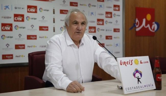 El presidente del Almería reconoce que no hay quien quiera comprar el club