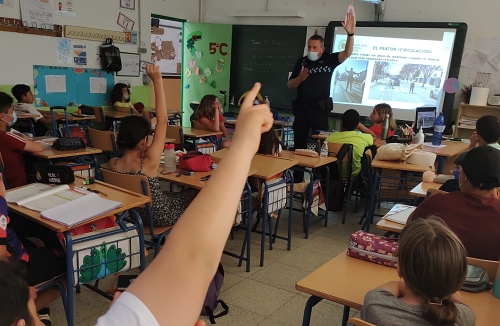 La Policía Local de Huércal-Overa acerca la educación vial a 5º de Primaria