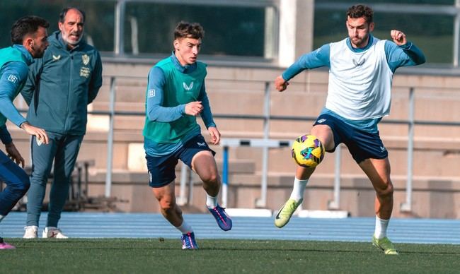 Almería regresa a los entrenos tras el empate con Huesca