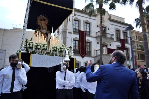 Adra rinde devoción a Nuestro Padre Jesús Nazareno y a María Santísima de los Dolores