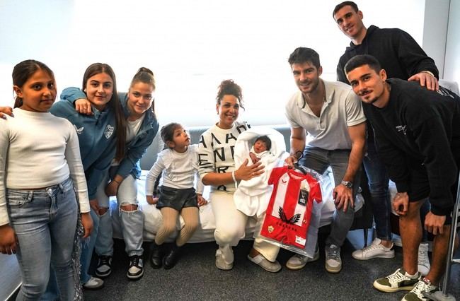 Almería lleva sonrisas al hospital Torrecárdenas