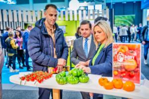 El Ayuntamiento de Roquetas de Mar acompaña a las empresas en Fruit Logística