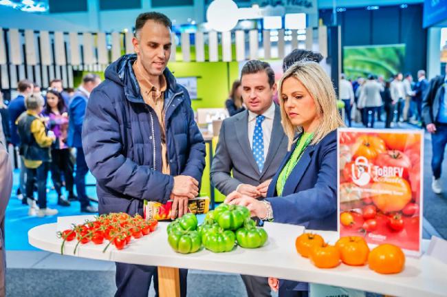 El Ayuntamiento de Roquetas de Mar acompaña a las empresas en Fruit Logística