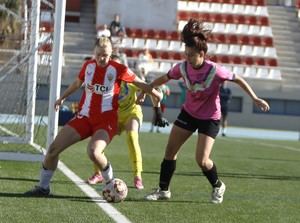 Almería Femenino busca recortar distancias en casa