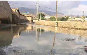 La rotura tres días consecutivos de una misma tubería causa inundaciones diarias en Huércal de Almería