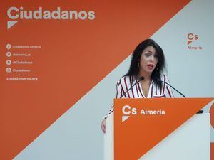 Bosquet critica los 40 años de PSOE tras apoyarles una legislatura