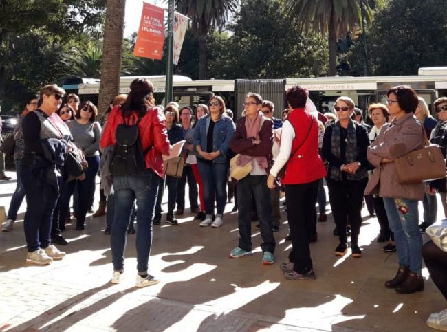 Clara Campoamor o María Zambrano ‘enseñan’ Málaga a un grupo de mujeres de Níjar