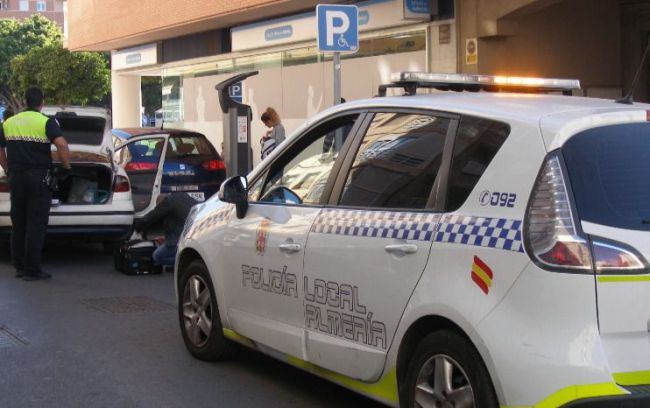 Compran coches de camuflaje para la Policía Local de Almería