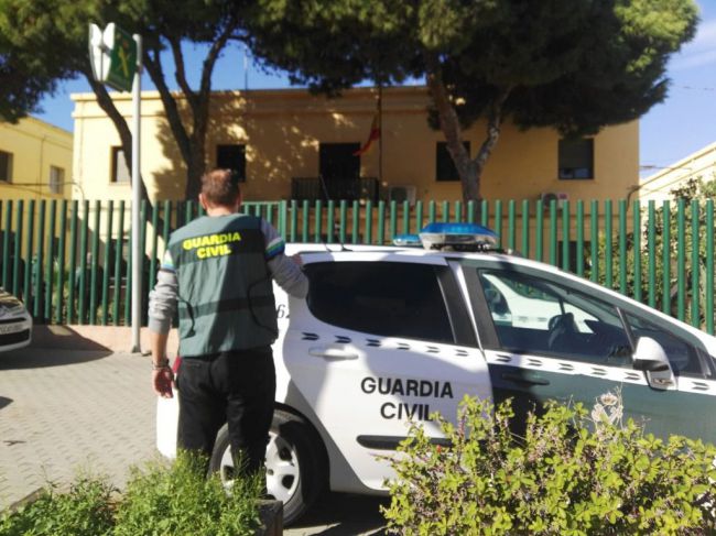 Herido por arma blanca un varón de 39 años en un local de Roquetas