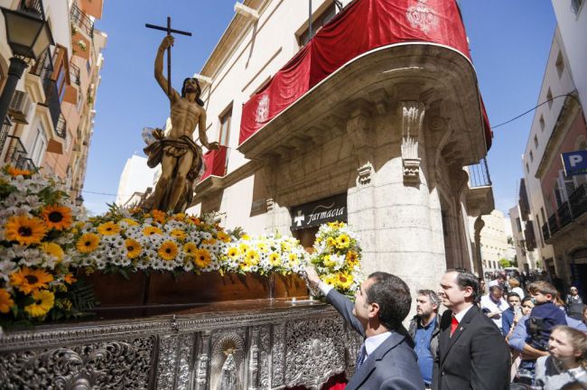 El alcalde felicita a los cofrades por la declaración de Interés Turístico para la Semana Santa de Almería