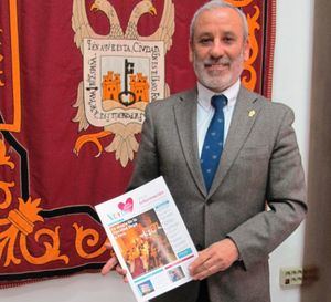 El Ayuntamiento de Vera estrena revista municipal