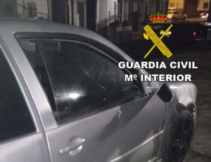 Detenido tras chocar contra un coche de la Guardia Civil al ser perseguido por conducción temeraria