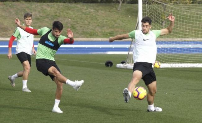 El Almería este martes entrena a puerta cerrada pensando en Málaga